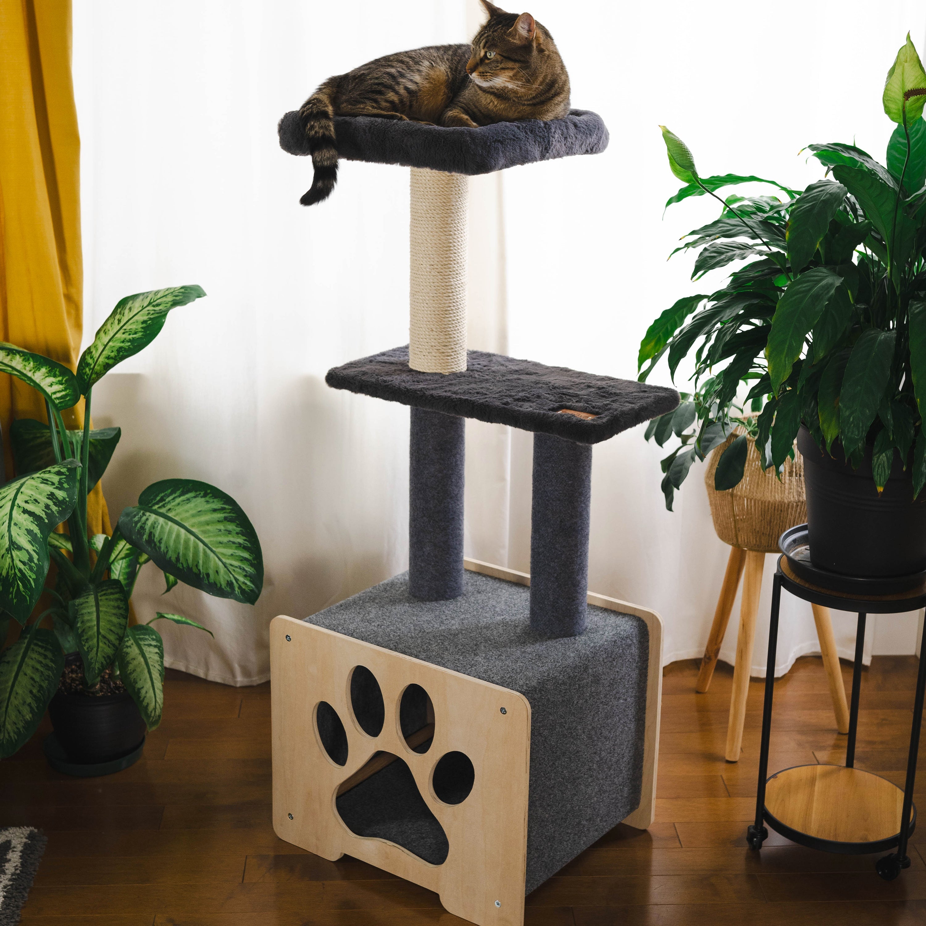Hut Hideout Deluxe Cat Tree – The Ultimate Playground for Your Cat