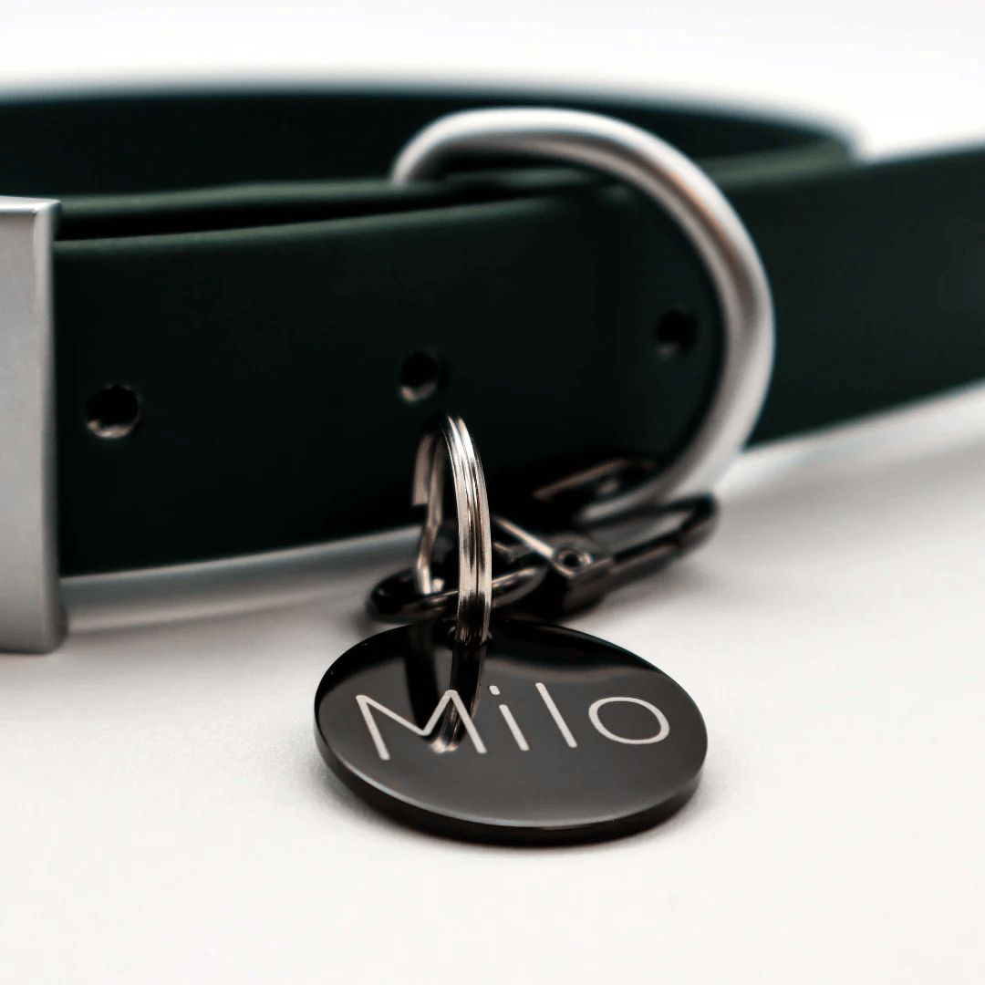 Tag Black Engraved Circle