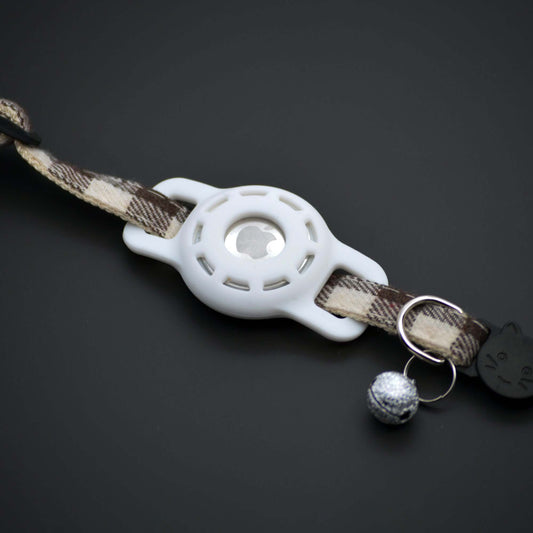 AirTag Holder White with a Cat Collar